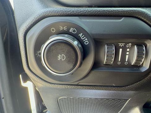 Used 2022 Jeep Wrangler Unlimited Sport AWD/4WD image 12