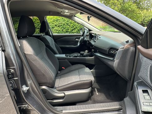 Certified 2022 Nissan Rogue SV image 22