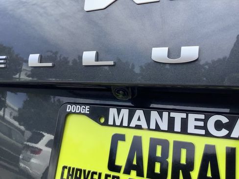 Used 2022 Kia Telluride EX w/ EX Premium Package FWD image 32