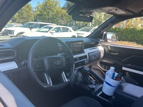 Used 2024 Toyota Tacoma TRD Off-Road image 7