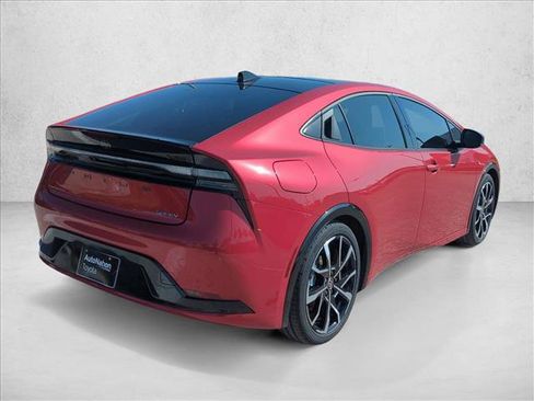 New 2026 Toyota Prius Plug-In Hybrid FWD image 5