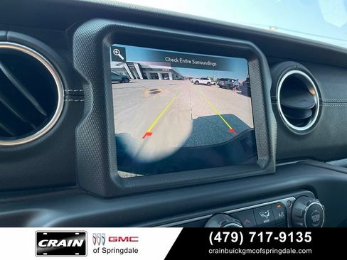 Used 2021 Jeep Gladiator Overland w/ Popular Equipment Package AWD/4WD image 17