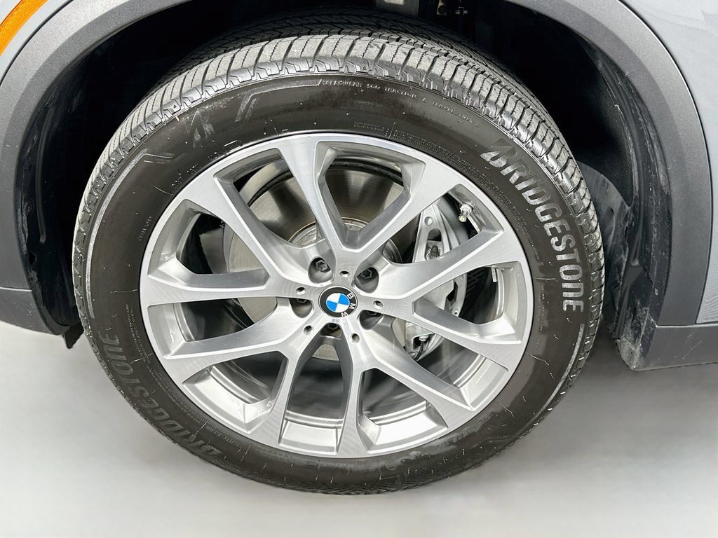 Used 2024 BMW X5 xDrive40i w/ Premium Package AWD/4WD image 32