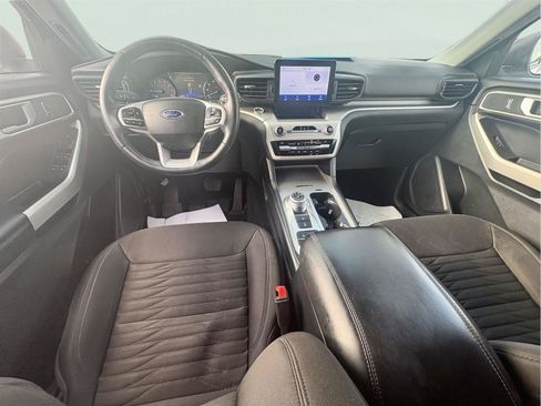 Used 2020 Ford Explorer XLT RWD image 11