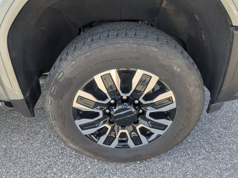 Used 2024 GMC Sierra 2500 Denali Ultimate w/ Max Trailering Package image 11