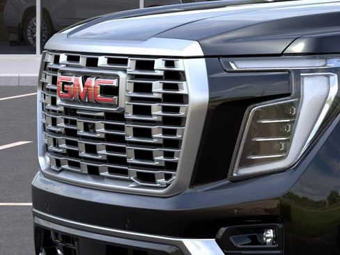 New 2026 GMC Yukon Denali w/ Sun & Power Step Package AWD/4WD image 13