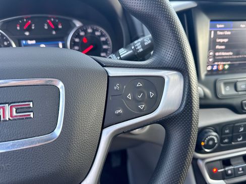Used 2024 GMC Terrain SLE FWD image 24