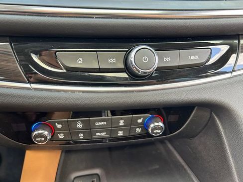 Used 2018 Buick Enclave Premium w/ LPO, Luxury Package FWD image 14