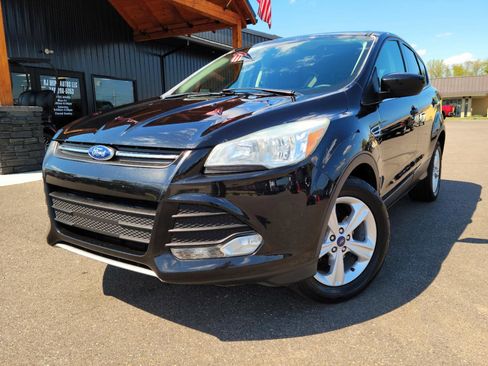 Used 2015 Ford Escape SE FWD image 1