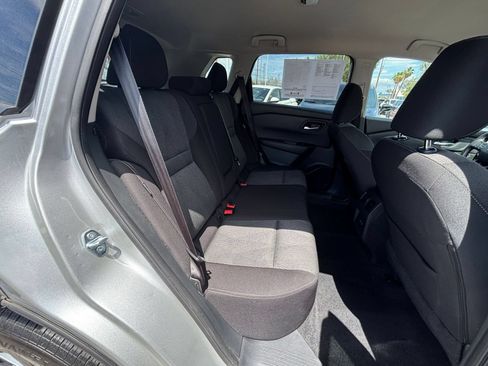 Used 2025 Nissan Rogue SV FWD image 41