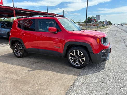 Used 2015 Jeep Renegade Latitude FWD image 15