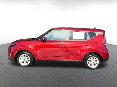 Used 2025 Kia Soul LX w/ LX Technology Package FWD image 3
