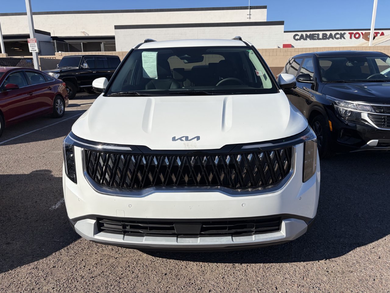 Used 2025 Kia Carnival EX FWD image 3
