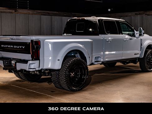 Used 2025 Ford F450 Platinum w/ FX4 Off-Road Package image 10