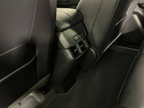 Used 2025 GMC Terrain Elevation w/ Elevation Premium Package FWD image 17