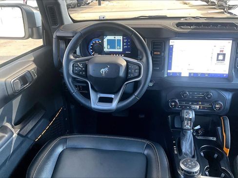 Used 2024 Ford Bronco Badlands image 5