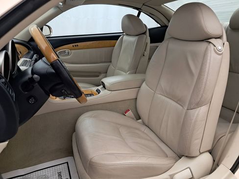 Used 2002 Lexus SC 430 Convertible image 10