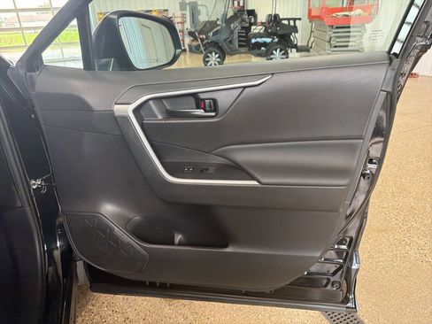 Used 2023 Toyota RAV4 LE AWD/4WD image 28