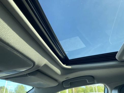 Used 2023 Toyota RAV4 XLE Premium image 21