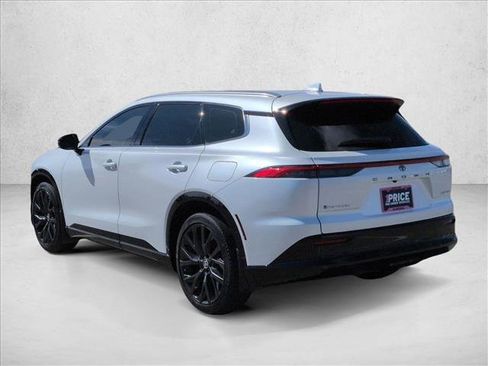 Used 2025 Toyota Crown Signia image 8