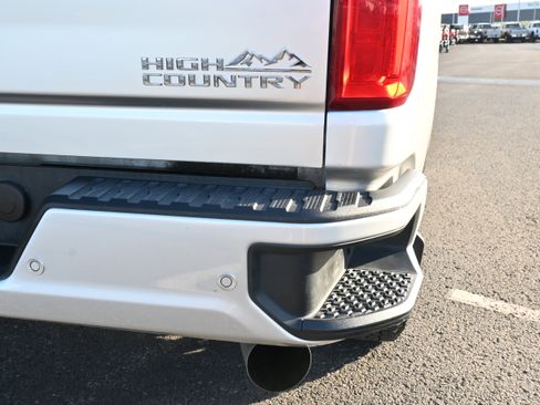 Used 2020 Chevrolet Silverado 3500 High Country w/ Technology Package image 9