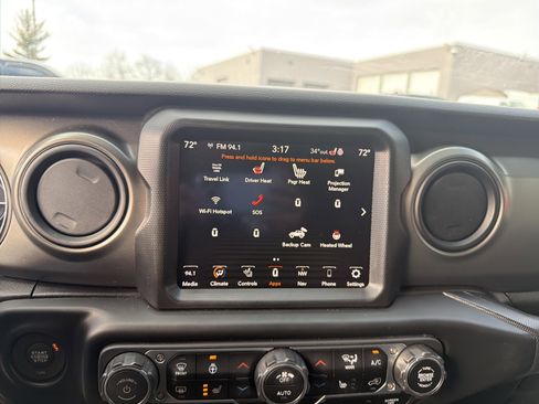 Used 2023 Jeep Wrangler Unlimited w/ Sun & Screen Package image 22