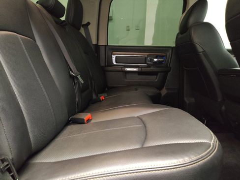 Used 2018 RAM 1500 Laramie RWD image 19