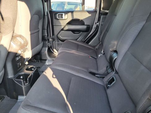Used 2020 Jeep Gladiator Overland w/ Trailer Tow Package image 16