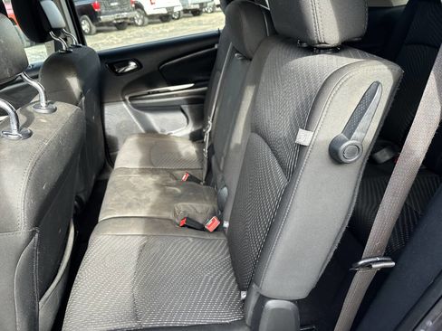 Used 2020 Dodge Journey SE image 12