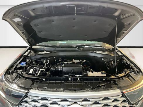 Used 2024 Ford Explorer XLT w/ Equipment Group 202A image 29