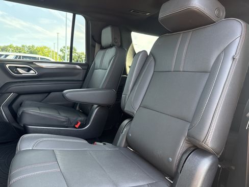 Used 2022 Chevrolet Suburban RST w/ Luxury Package RWD image 31