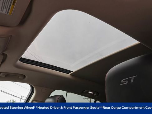 Used 2022 Buick Envision Essence w/ Sport Touring Package AWD/4WD image 9