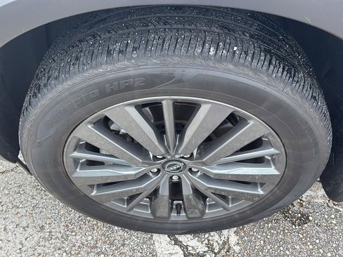 Used 2025 Nissan Pathfinder SL w/ SL Premium Package FWD image 12