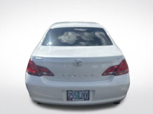 Used 2005 Toyota Avalon Limited FWD image 2