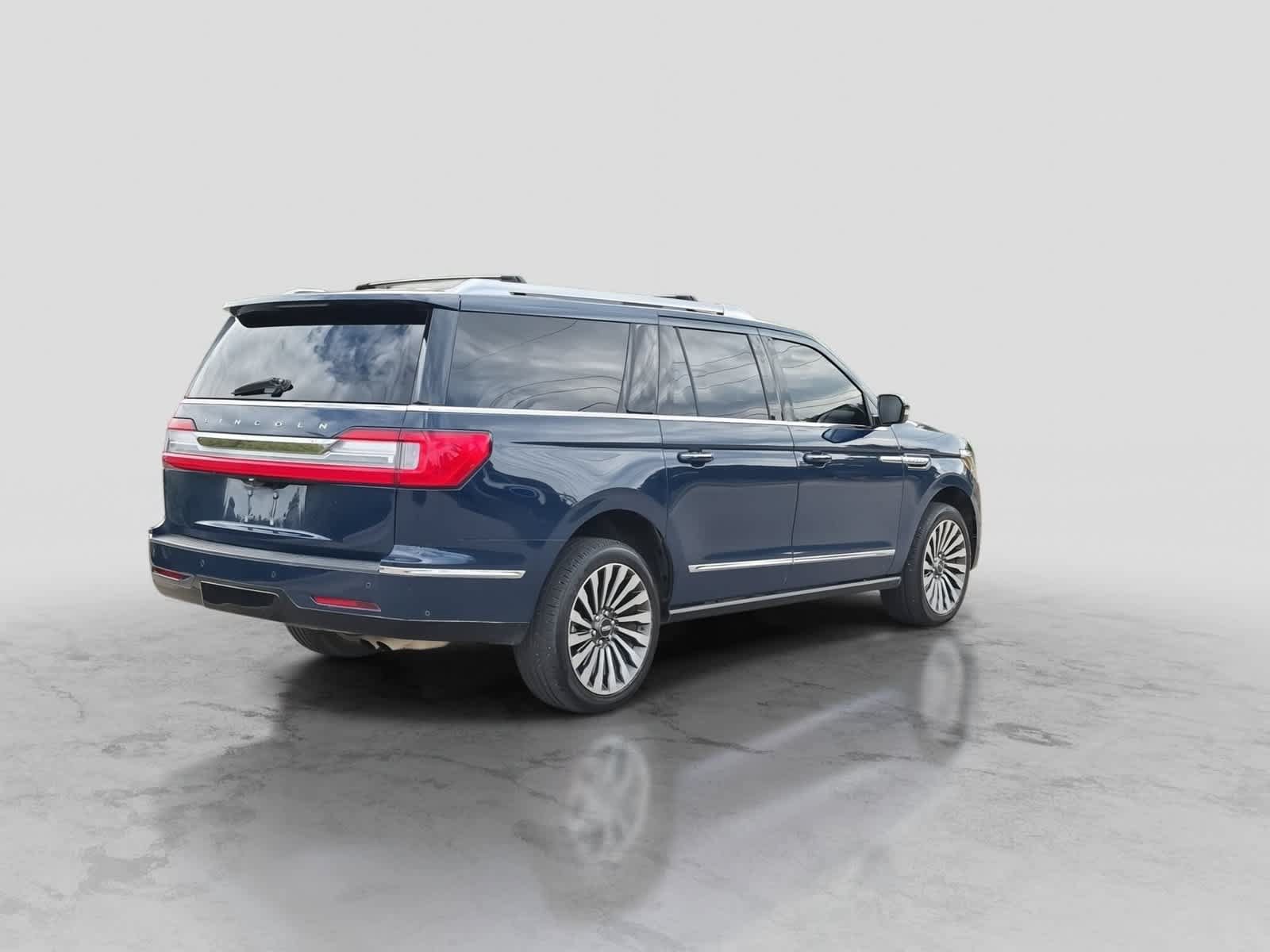 Used 2020 Lincoln Navigator L Reserve w/ Luxury Package AWD/4WD image 8