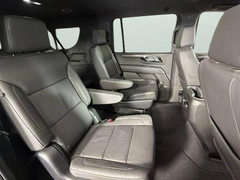 Certified 2025 Chevrolet Suburban LT w/ Comfort Package RWD image 33