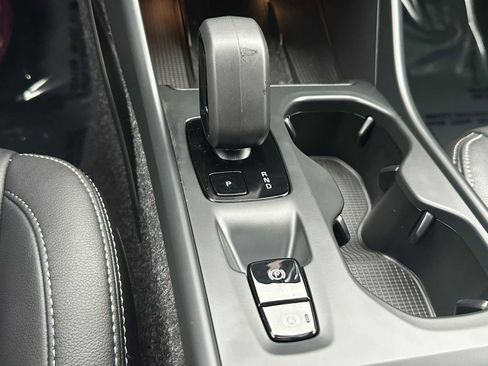 Used 2025 Volvo XC40 B5 Core w/ Protection Package Premier image 29