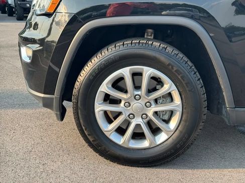 Used 2021 Jeep Grand Cherokee Laredo X AWD/4WD image 22