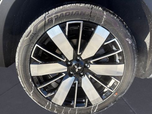 New 2026 Mitsubishi Outlander SEL image 9