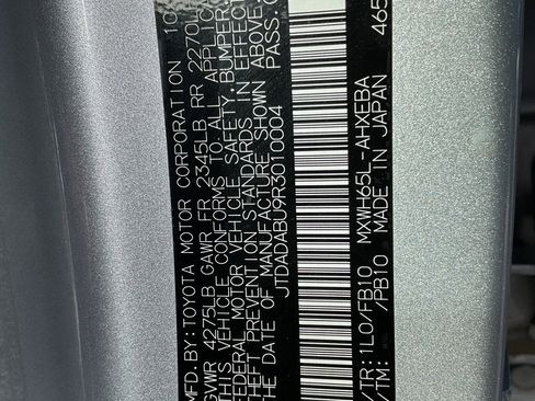 Used 2024 Toyota Prius LE image 32