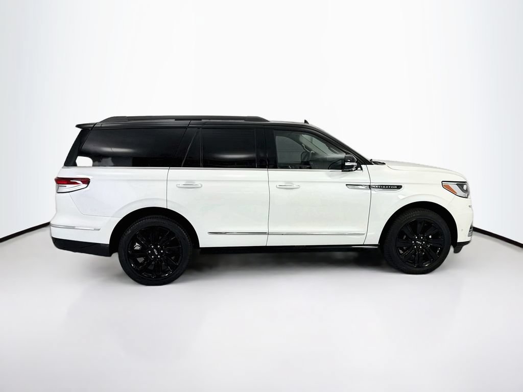 Used 2024 Lincoln Navigator Black Label AWD/4WD image 4
