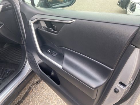 Used 2022 Toyota RAV4 LE image 24