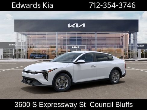 New 2026 Kia K4 FWD image 3