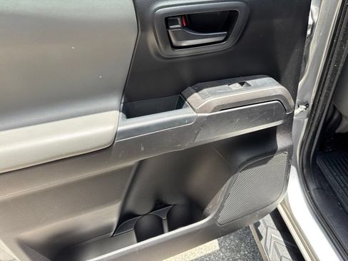 Used 2021 Toyota Tacoma SR5 RWD image 8