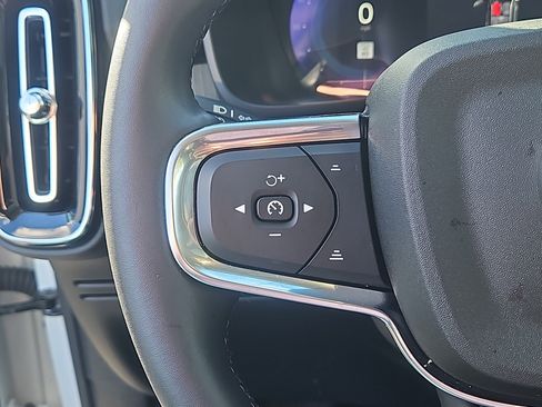 Used 2025 Volvo XC40 B5 Plus w/ Protection Package Premier image 19