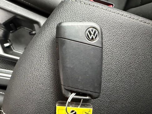 Used 2024 Volkswagen Taos SE FWD image 30