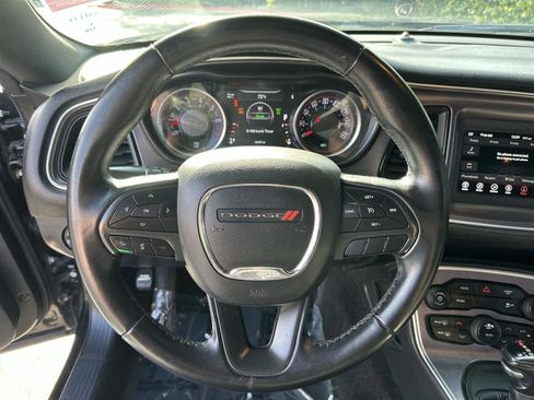 Used 2018 Dodge Challenger SXT image 15