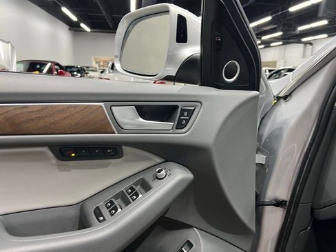 Used 2013 Audi Q5 3.0T Prestige image 21