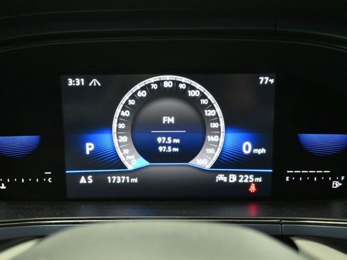 Used 2023 Volkswagen Taos SE w/ Panoramic Sunroof Package AWD/4WD image 13