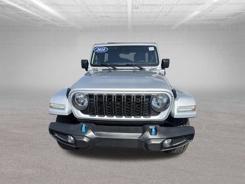 Used 2024 Jeep Wrangler Unlimited w/ Convenience Group AWD/4WD image 16